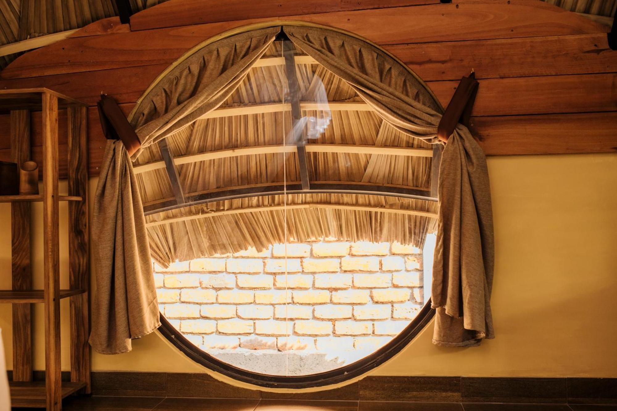 Igabara Hobbit House Hotell Tangalle Eksteriør bilde